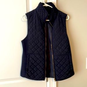 Medium navy quilted vest